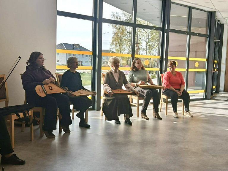 47 metus gyvuojantis folkloro ansamblis „Sūduonia„ švenčia Kanklių metus ir gimtadienį