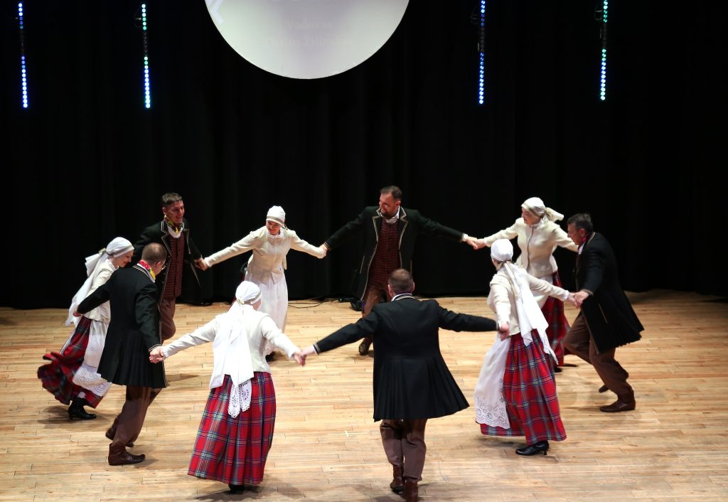 Kazlų Rūdos kultūros centro tautinių šokių kolektyvas „Rūdnyčia“, dalvavo festivalyje „Susibėgę, patrepsėkim“! 