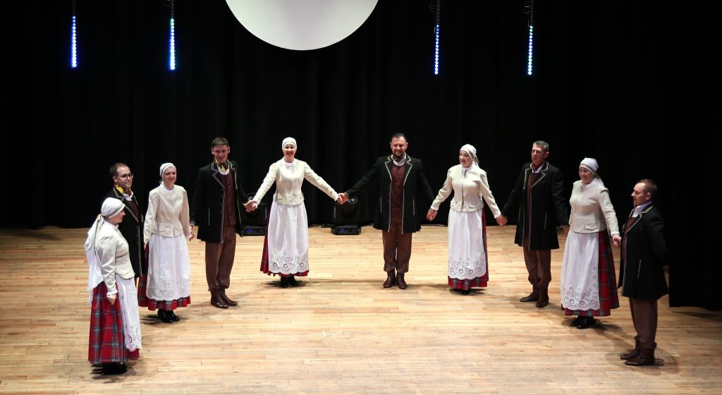 Kazlų Rūdos kultūros centro tautinių šokių kolektyvas „Rūdnyčia“, dalvavo festivalyje „Susibėgę, patrepsėkim“! 